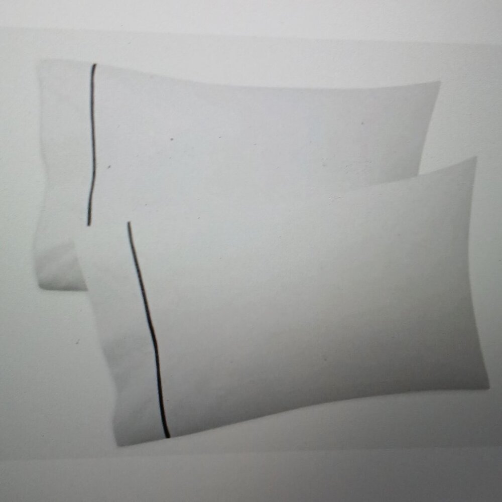 Ralph Lauren Palmer Percale Two King Size Ptllowcases  NWT